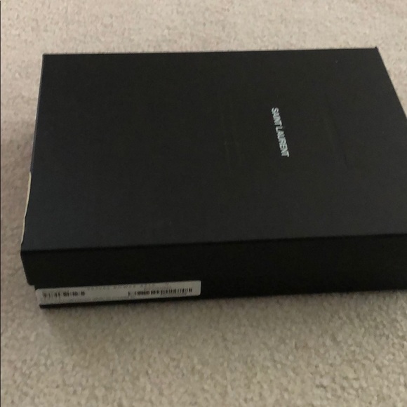 SOLD Ysl envelope wallet on chain. 99% new. - Picture 5 of 6